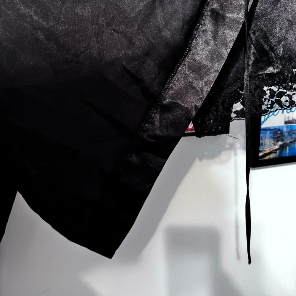 Black Torrid Robe - Picture 9 of 9